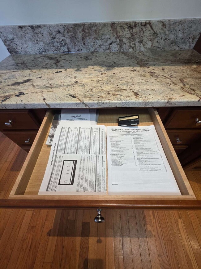 Building Photo - Spacious 4-Bedroom Home for Rent in Kings ...