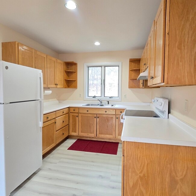 Building Photo - 126 Range Rd