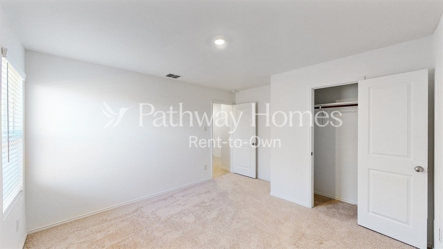 Building Photo - 1329 Plum Rd
