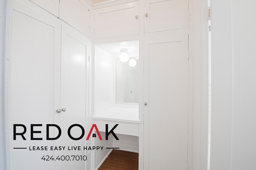 Building Photo - 2505 W 6th St