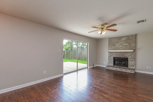 Building Photo - 15419 Swan Creek Dr