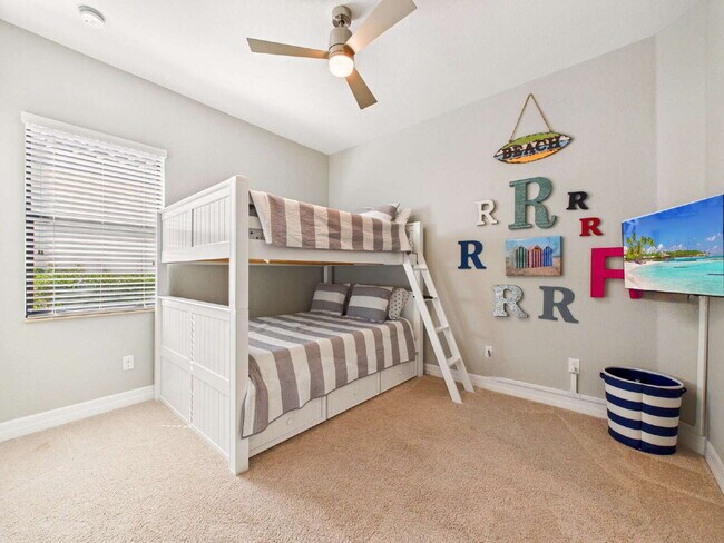 Building Photo - SEASONAL RENTAL – Available December throu...