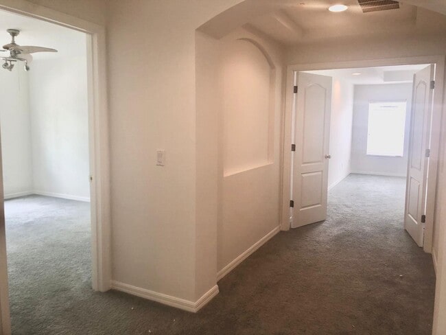 Building Photo - MOVE IN AUGUST! BEAUTIFUL LARGE/SPACIOUS HOME! NEWER CARPET ON 1ST FLOOR! Great Location! 2 story...