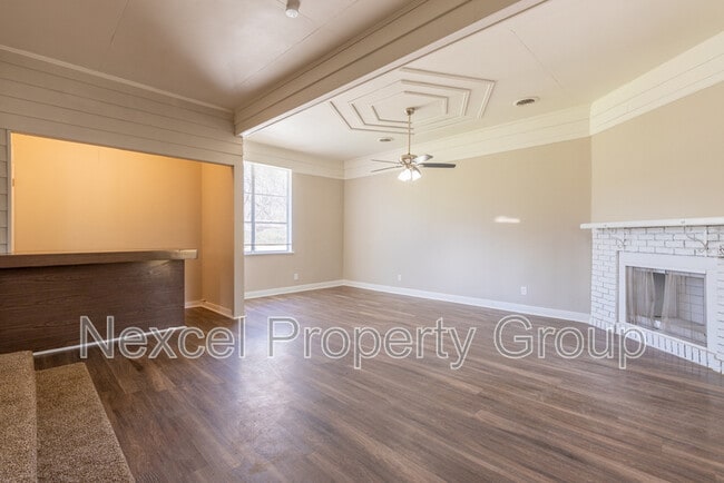 Building Photo - 5442 Loch Lomond Rd