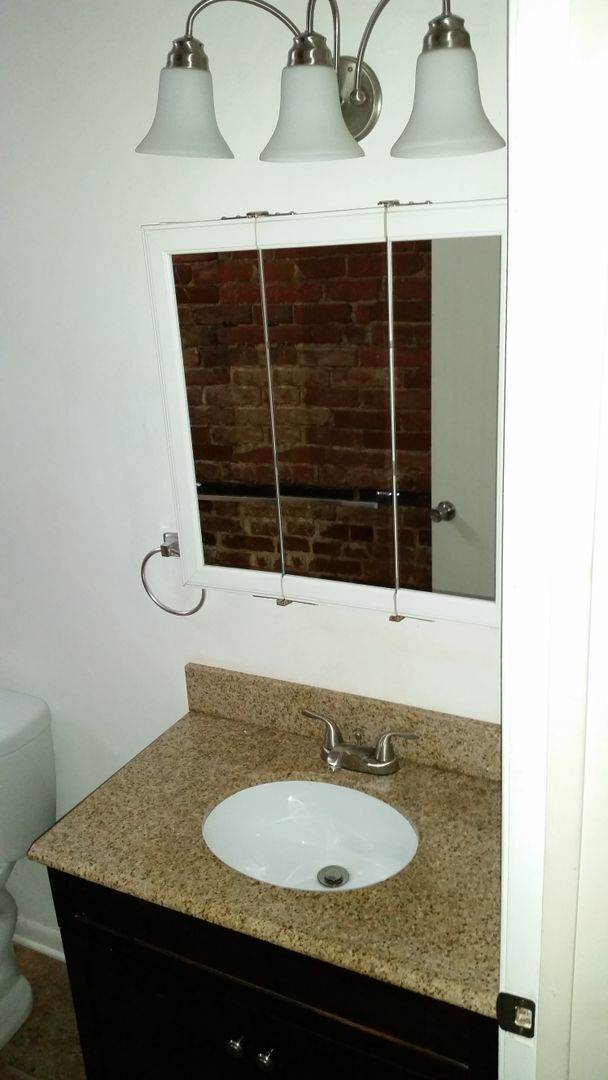 Building Photo - Huge Luxury South Side Home w/ Stainless K...