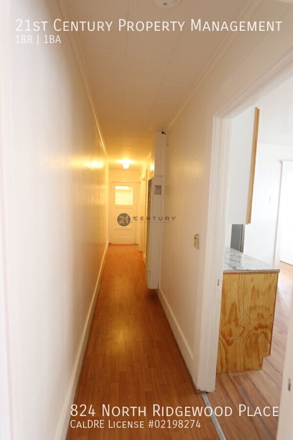 Building Photo - 824 N Ridgewood Pl