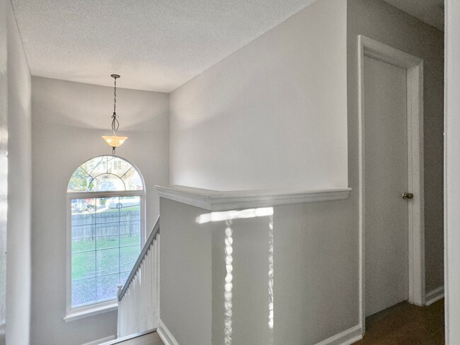 Building Photo - Gorgeous 4 bedroom in Charleston