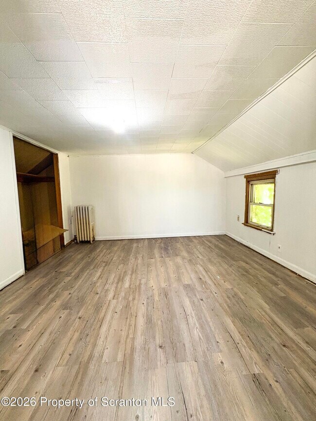Building Photo - 624 Hemlock St