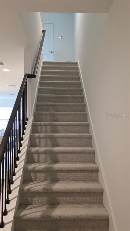 Building Photo - 1665 Pinecliff Dr