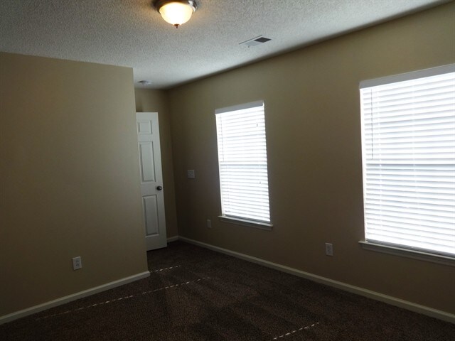 Building Photo - 1016 Deerberry Rd