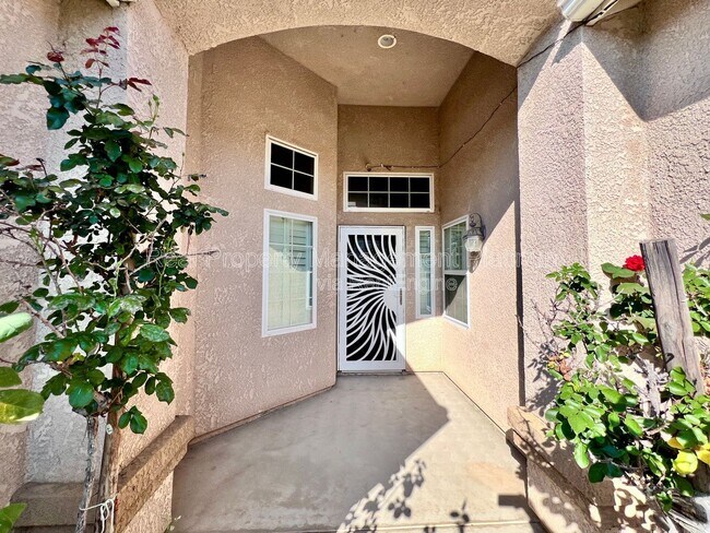 Building Photo - 5705 E Erin Ave