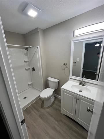 Building Photo - 1310 Whiteoak Dr