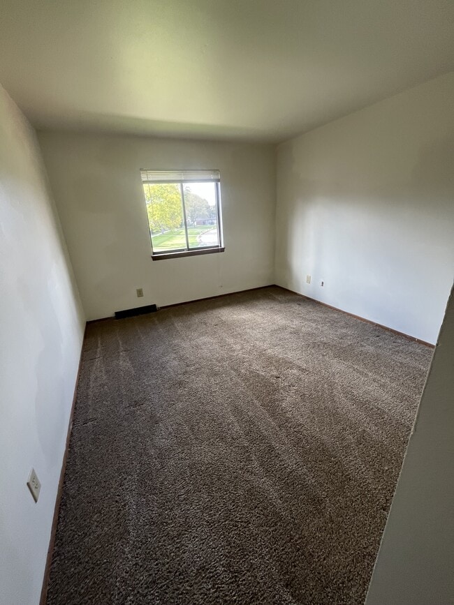 Building Photo - 7641 N 60th St