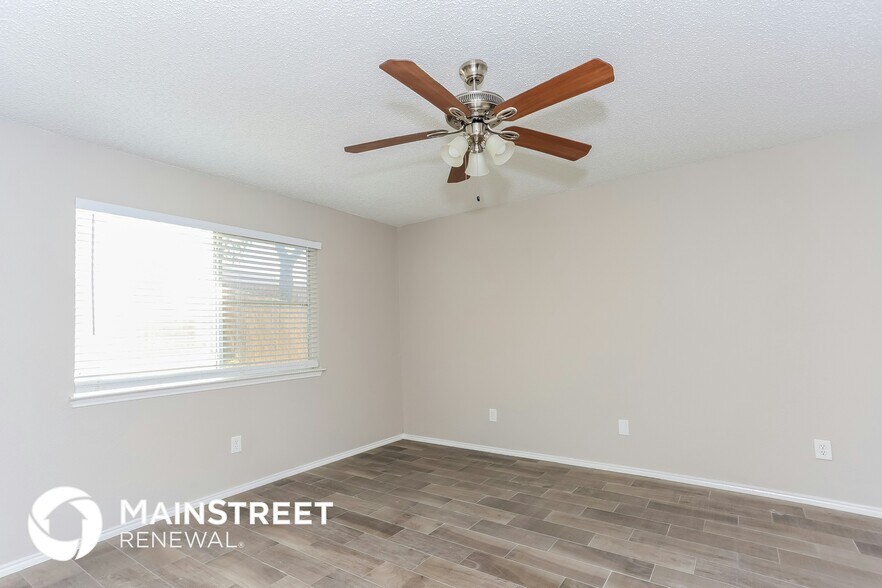 Building Photo - 5725 Northfield Dr