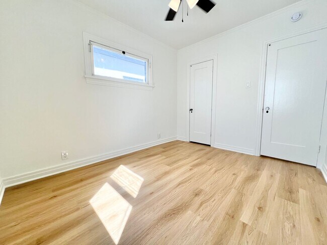 Building Photo - Charming Belmont Shore Bungalow close to 2...