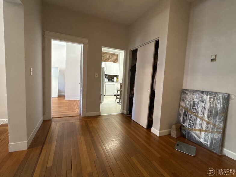 Building Photo - 11 Stearns Rd