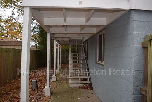 Building Photo - 1303 Tallwood St