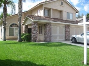 Building Photo - Gorgeous Canyon Crest Home Move In Ready!!