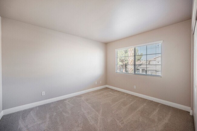 Building Photo - Beautiful Home in a Guard Gated Community