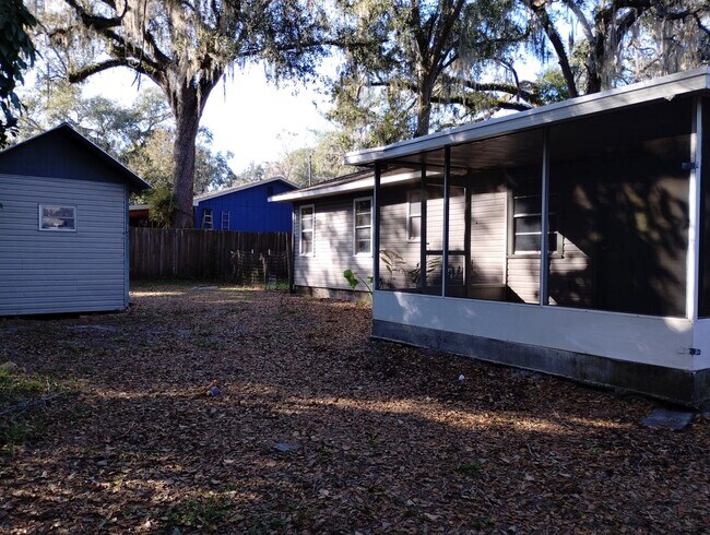 Building Photo - 20056 Suncrest Dr