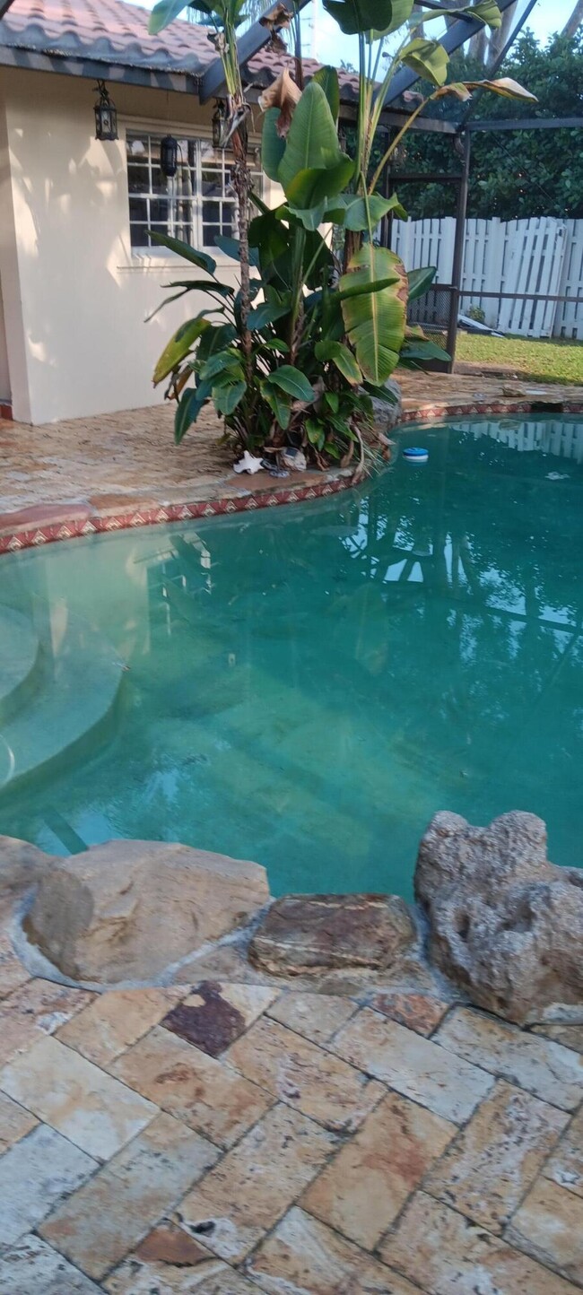 Building Photo - 3720 Coral Hills Dr