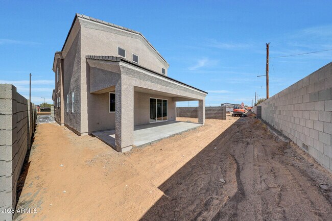 Building Photo - 921 E Desert Ln