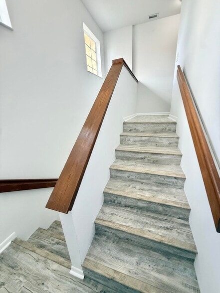 Building Photo - 6307 La Costa Dr