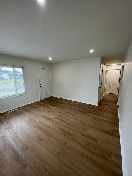 Building Photo - 2091 Penrose Dr