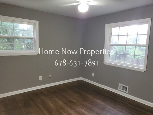 Building Photo - Pearl St 2730