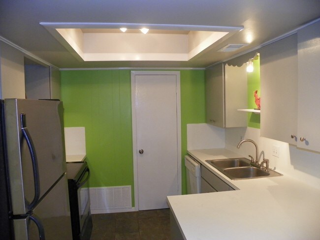 Building Photo - 3406 Dolphin Dr