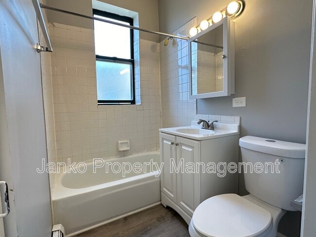 Building Photo - 5657 W Washington Blvd