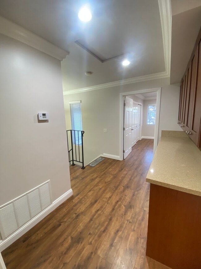 Building Photo - Luxurious 3 Bedroom Cypress Townhouse for Rent!