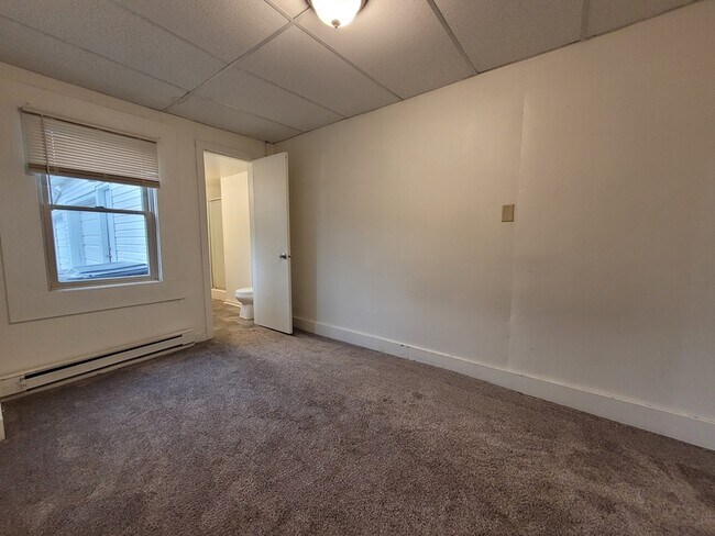 Building Photo - 208 Mill St