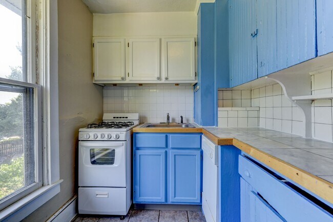 Building Photo - 1537 9th St