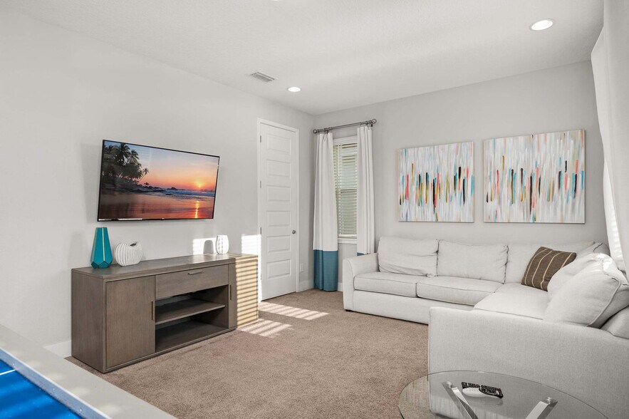 Building Photo - 301 Burma St