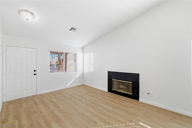 Building Photo - 3869 Birchview Ct