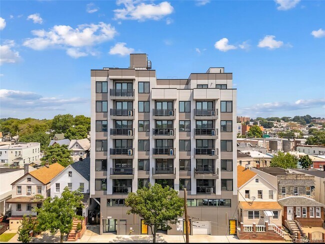 Building Photo - 132-43 Metropolitan Ave