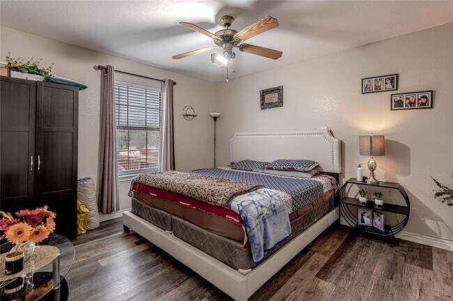 Building Photo - 110 Sendero Dr