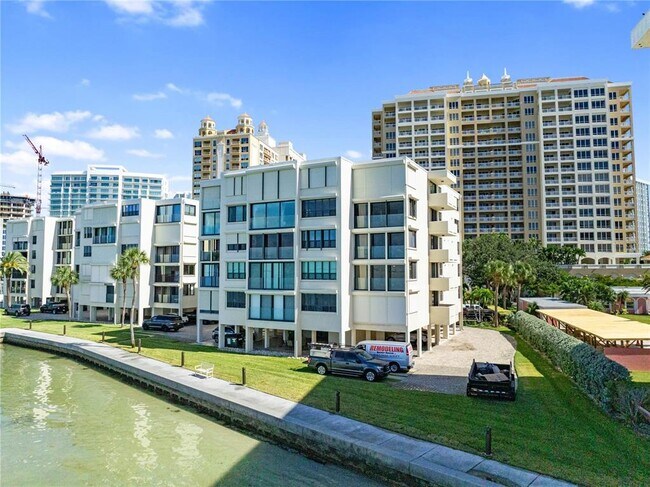 Building Photo - 97 Sunset Dr