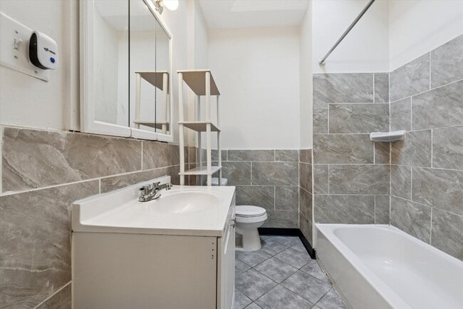 Building Photo - 3 Bedroom Home Ready for Rent!