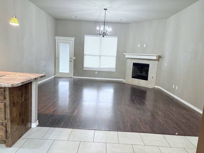 Building Photo - Three bedroom home in Edmond!