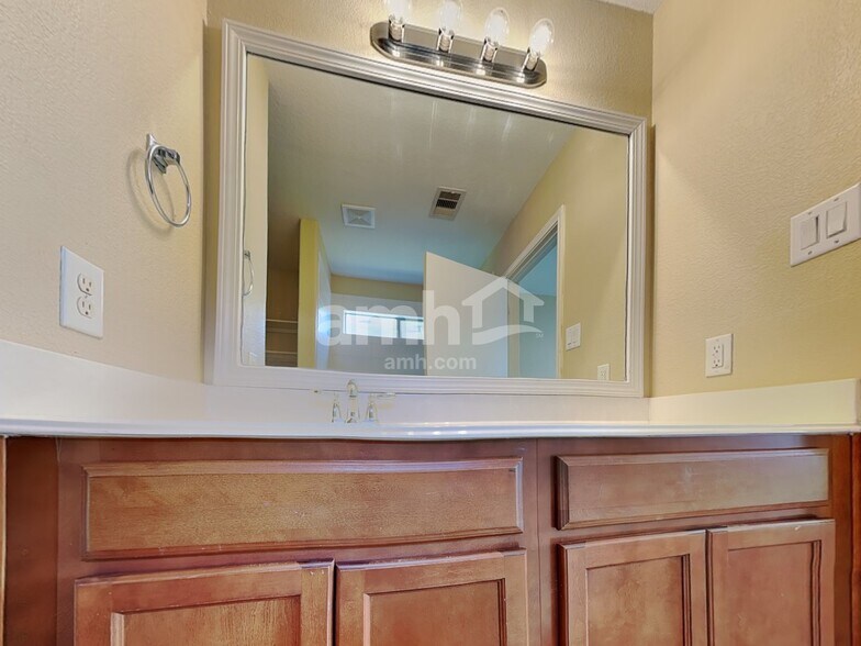 Building Photo - 20415 Shiloh Mist Ln