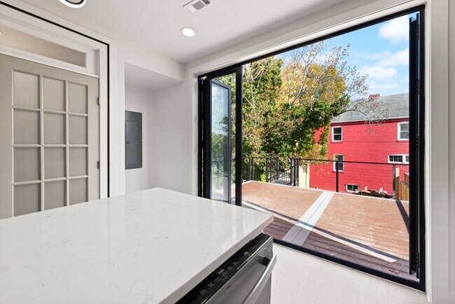 Building Photo - DC1026