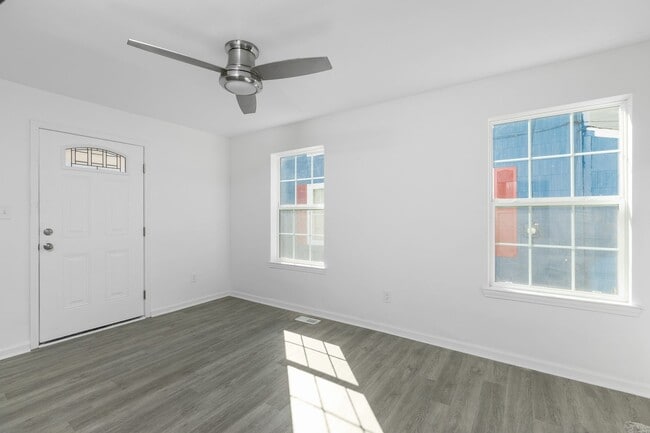 Building Photo - Spacious 4-Bedroom Home with Modern Upgrades Throughout