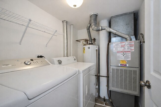 Building Photo - 1000 Wesley Ln