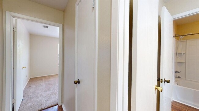 Building Photo - 309 Manuel Dr