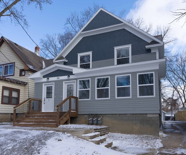 Building Photo - 821 Jefferson Ave