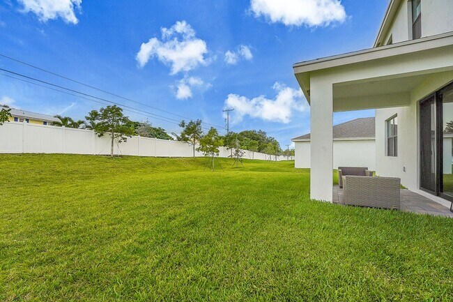 Building Photo - 2006 NE Ocean Dunes Dr