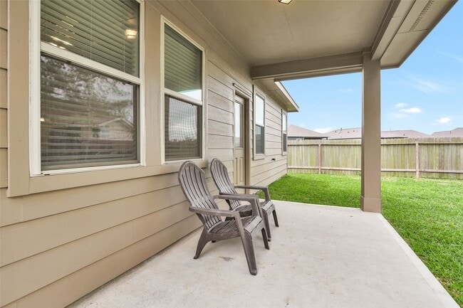 Building Photo - 18806 Legend Oaks Dr