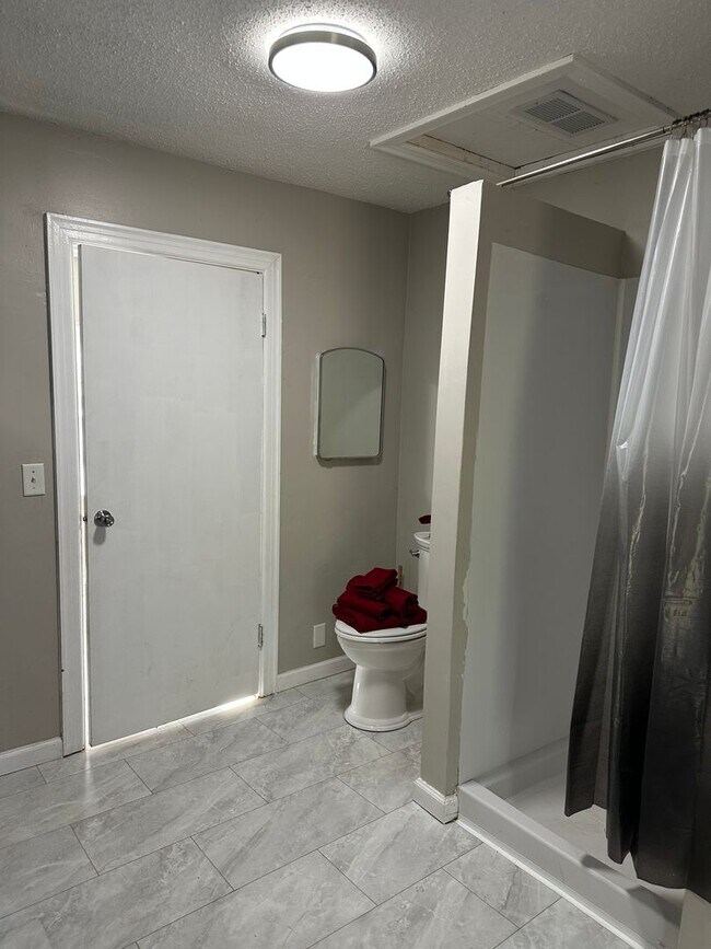 Building Photo - Beautiful House for Rent